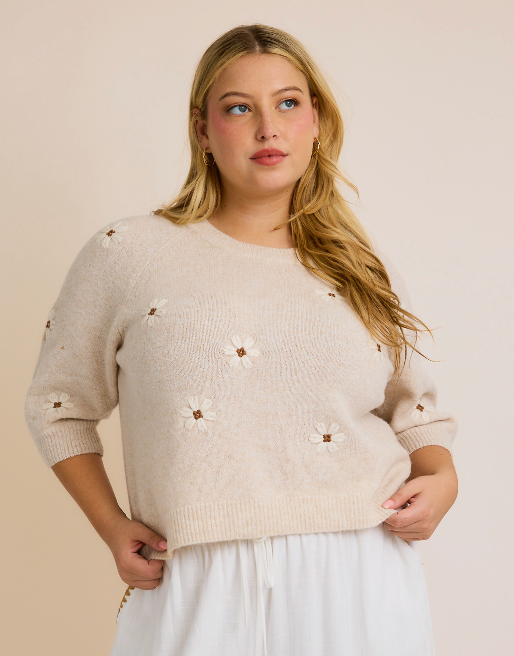 Plus Round Neck Short Sleeve Flower Sweater Top