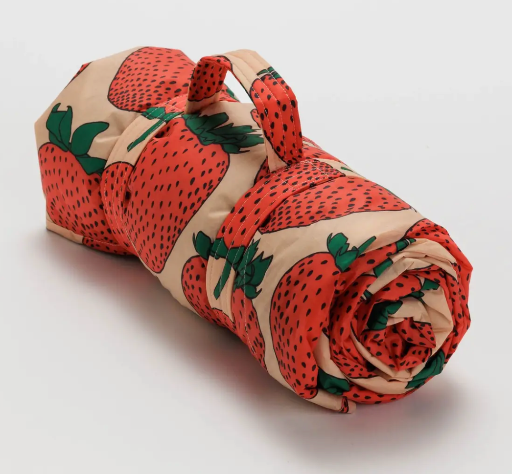 Puffy Picnic Blanket - Strawberry